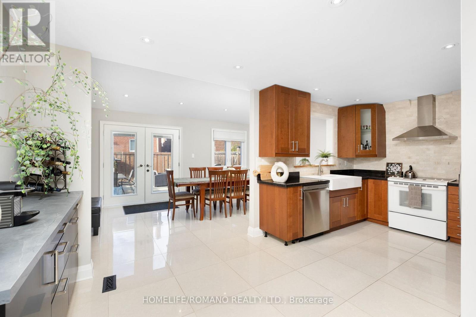 36 Brougham Drive, Vaughan, Ontario  L4L 3E1 - Photo 6 - N12923044