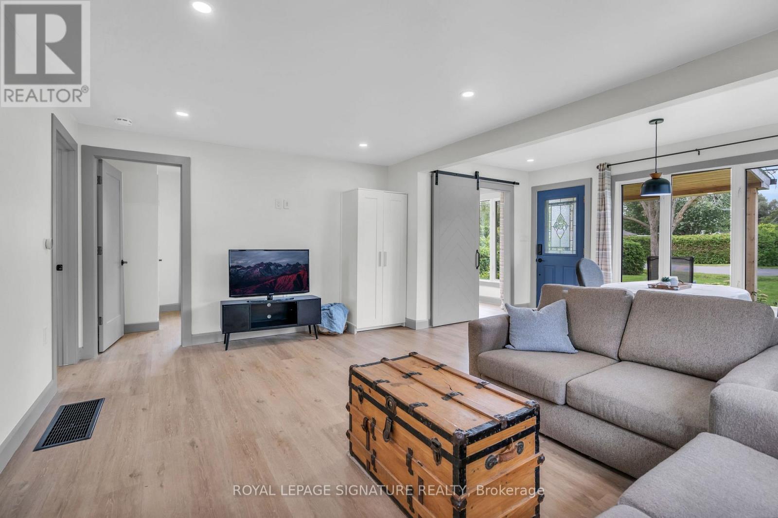 117 Maple Avenue, Georgina, Ontario  L0E 1R0 - Photo 4 - N12923160