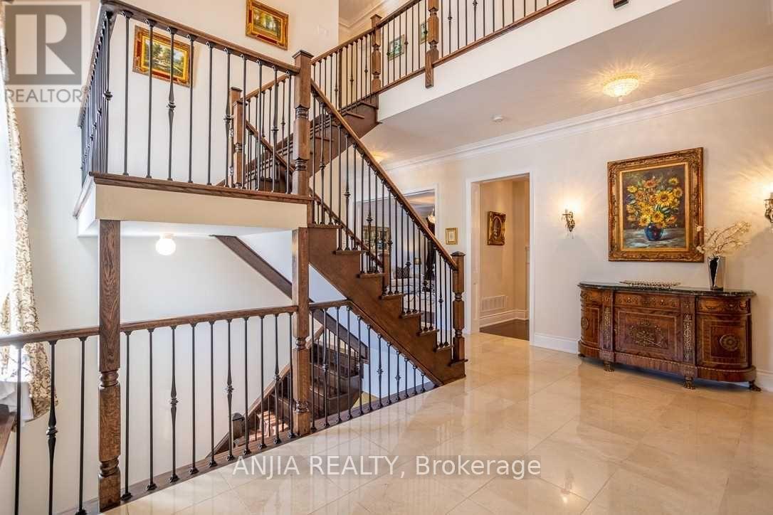 115 Stallions Court, Vaughan, Ontario  L6A 4V5 - Photo 4 - N12923174