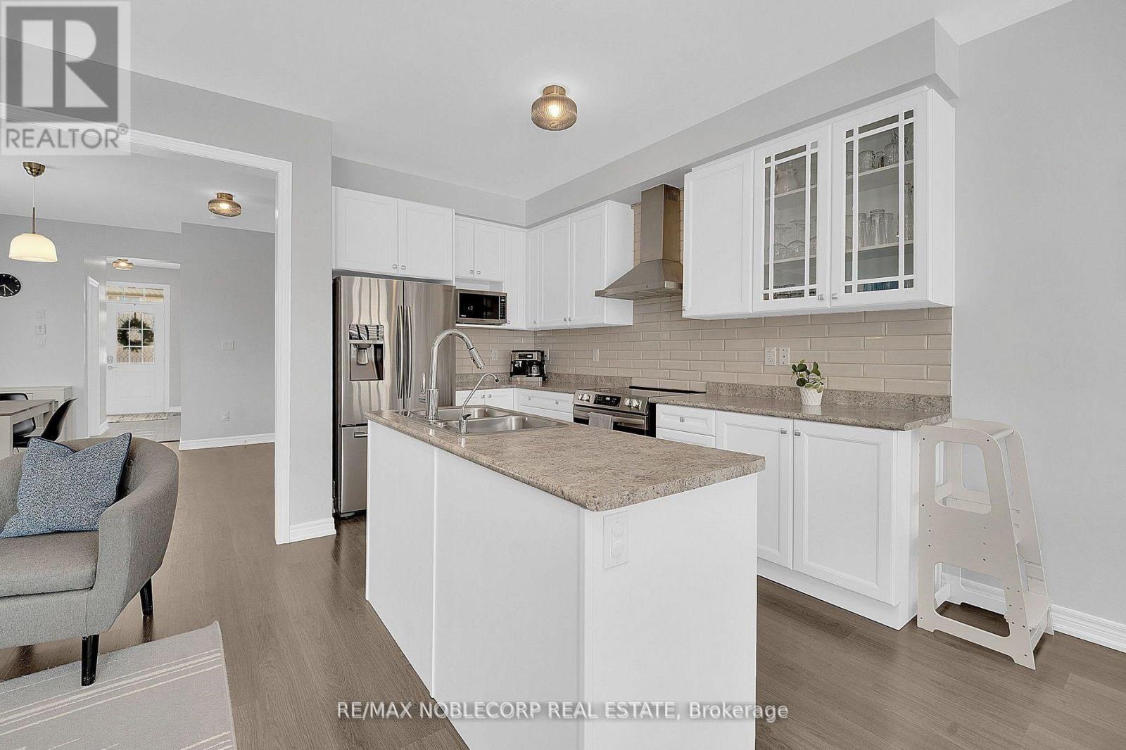 40 Sharpe Crescent, New Tecumseth (Tottenham), Ontario  L0G 1W0 - Photo 12 - N12923262