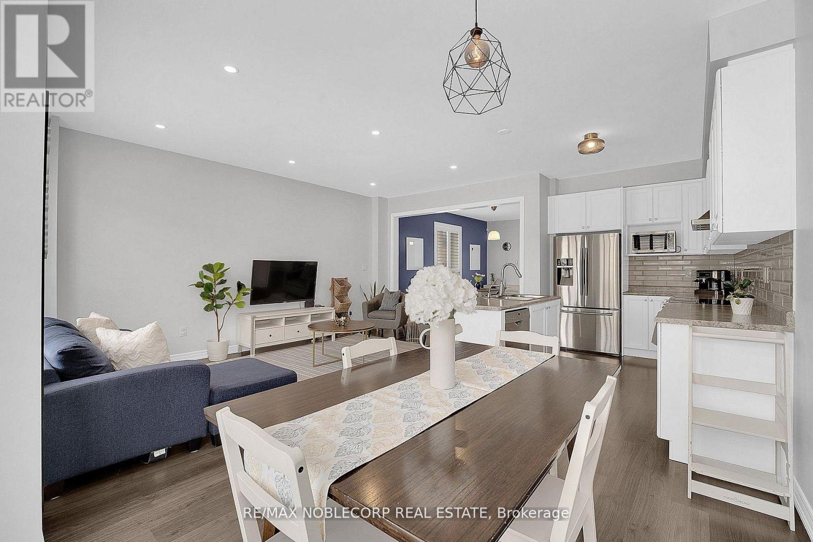 40 Sharpe Crescent, New Tecumseth (Tottenham), Ontario  L0G 1W0 - Photo 17 - N12923262