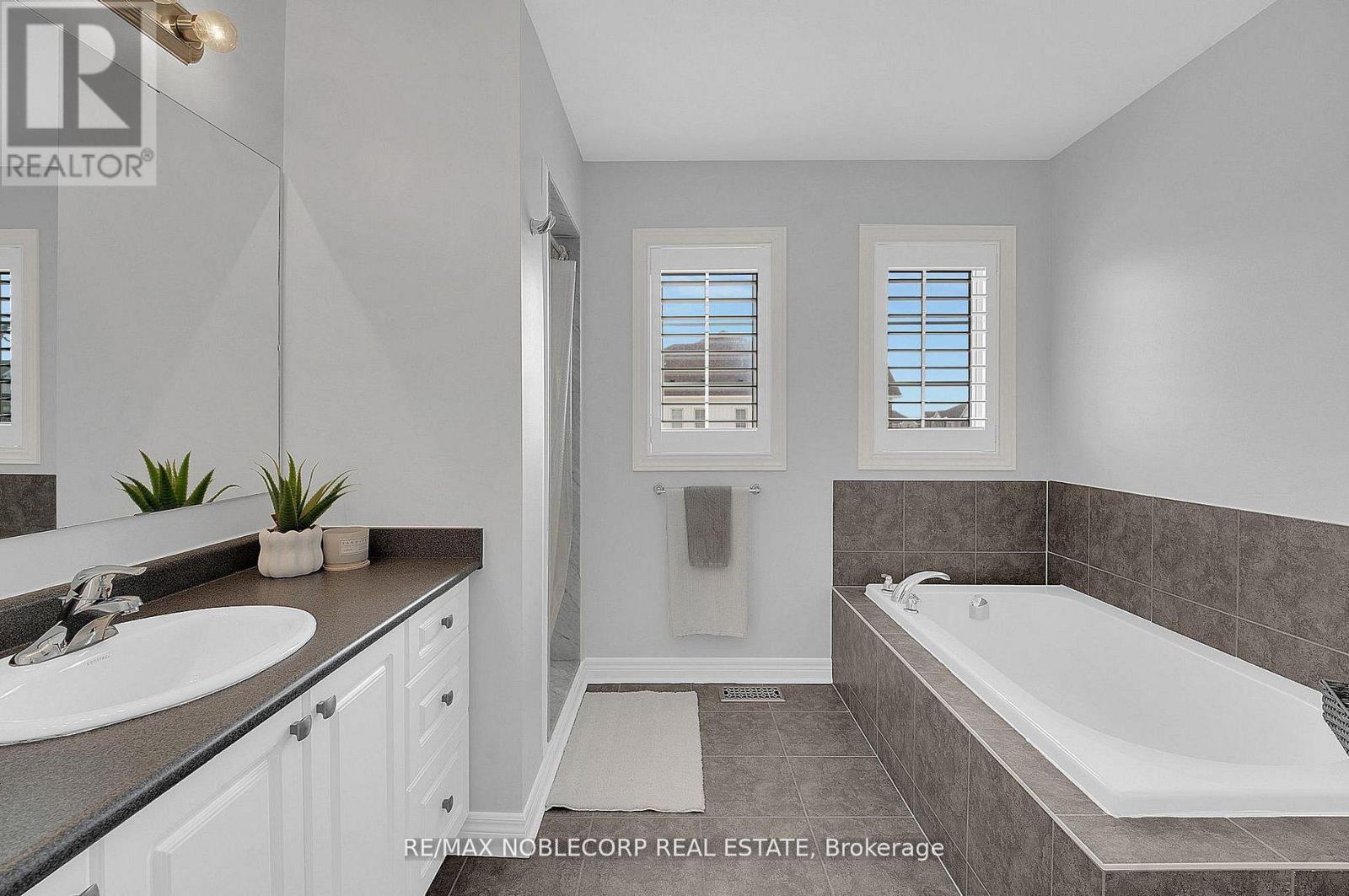 40 Sharpe Crescent, New Tecumseth (Tottenham), Ontario  L0G 1W0 - Photo 23 - N12923262