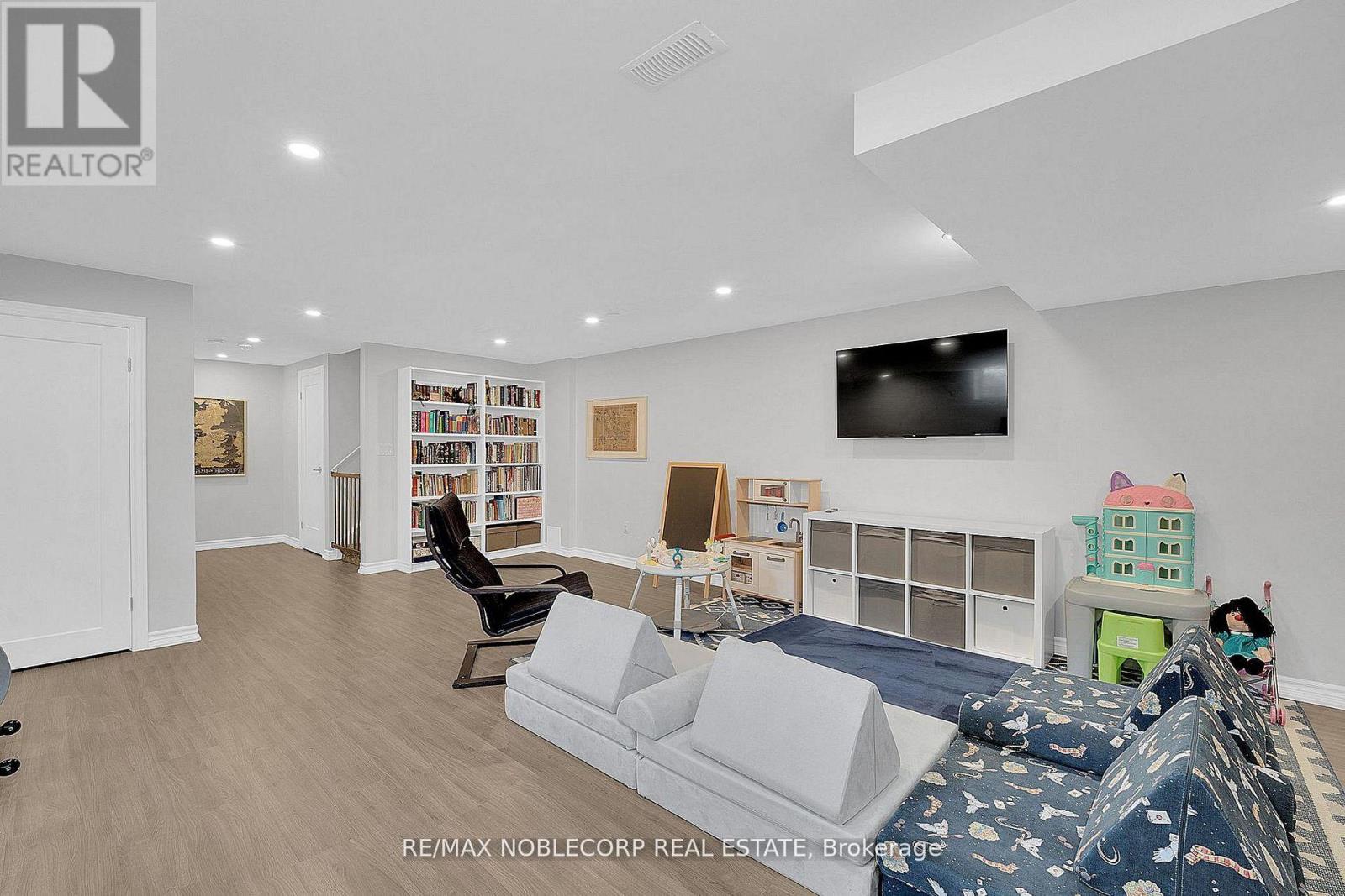 40 Sharpe Crescent, New Tecumseth (Tottenham), Ontario  L0G 1W0 - Photo 30 - N12923262