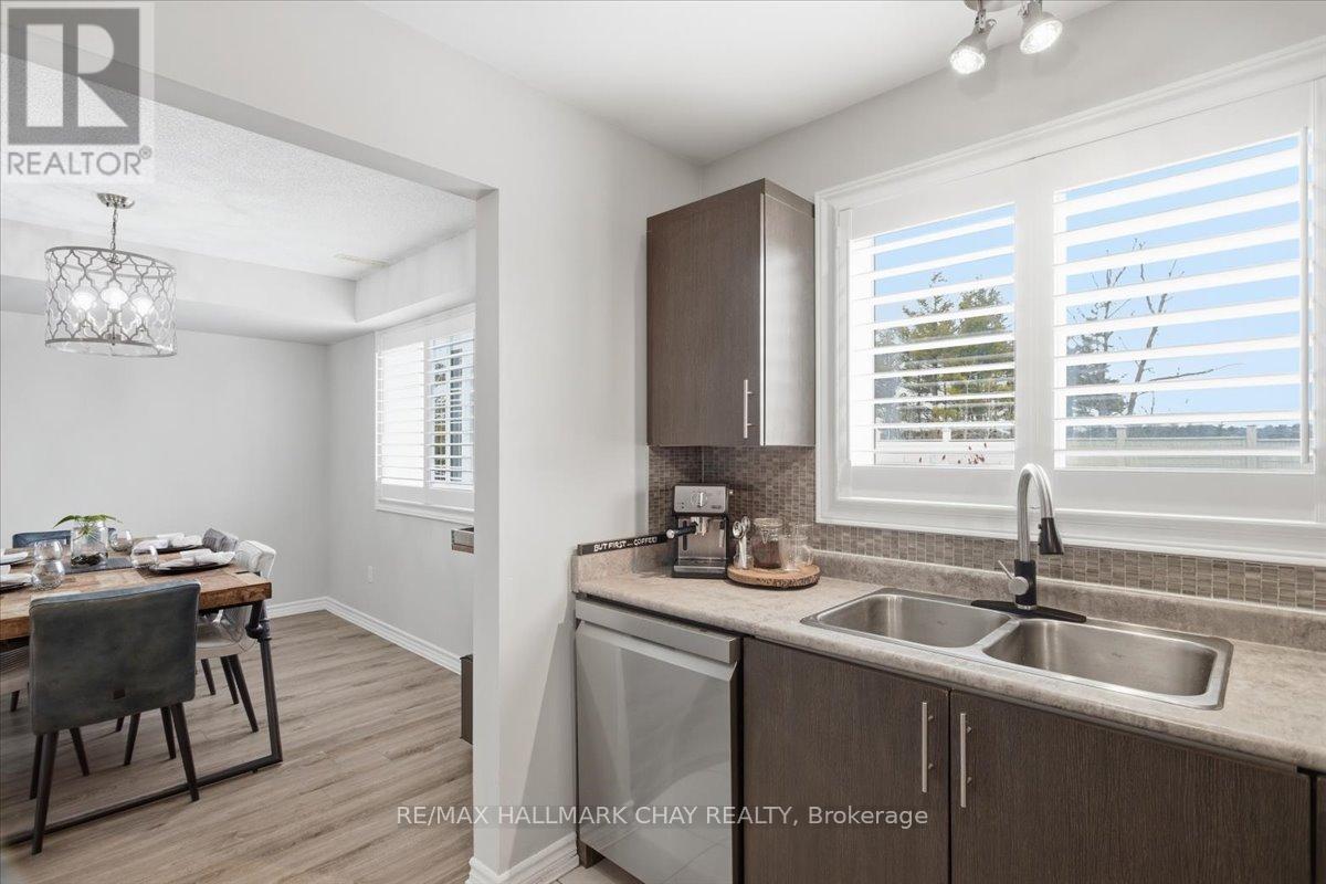 12 - 53 Ferndale Drive S, Barrie, Ontario  L4N 9V5 - Photo 13 - S12923056