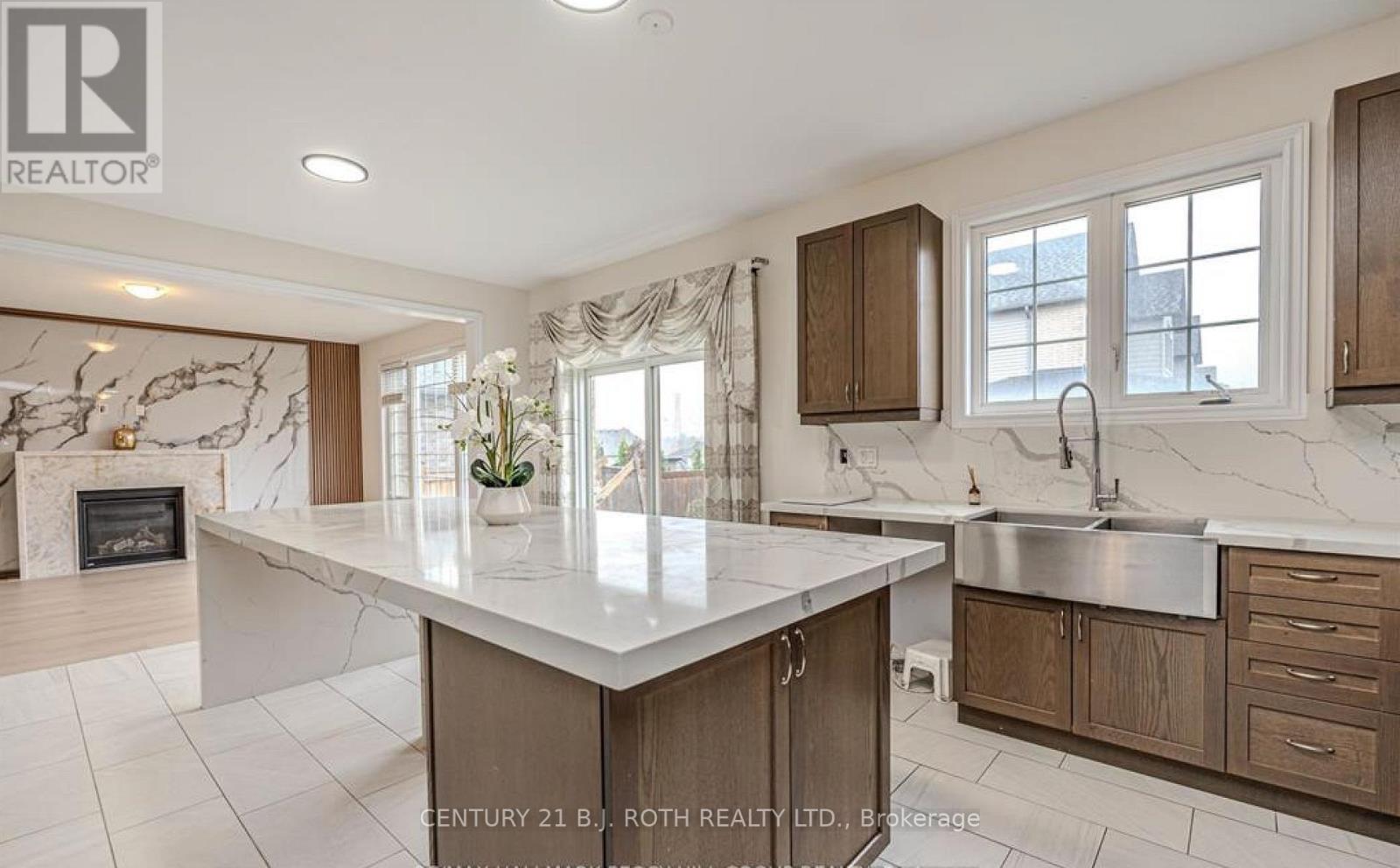 3027 Monarch Drive, Orillia, Ontario  L3V 8K3 - Photo 4 - S12923074