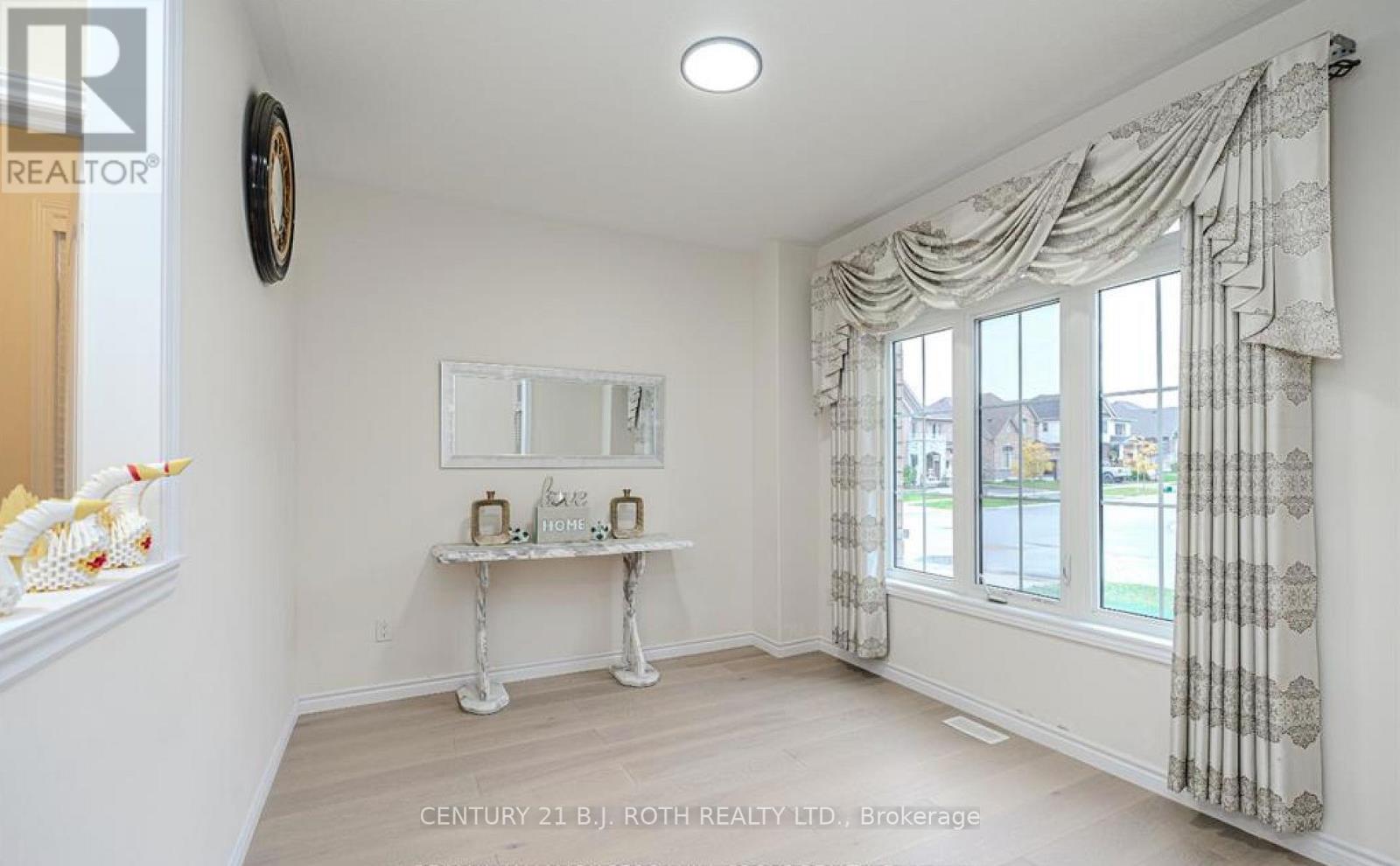 3027 Monarch Drive, Orillia, Ontario  L3V 8K3 - Photo 6 - S12923074