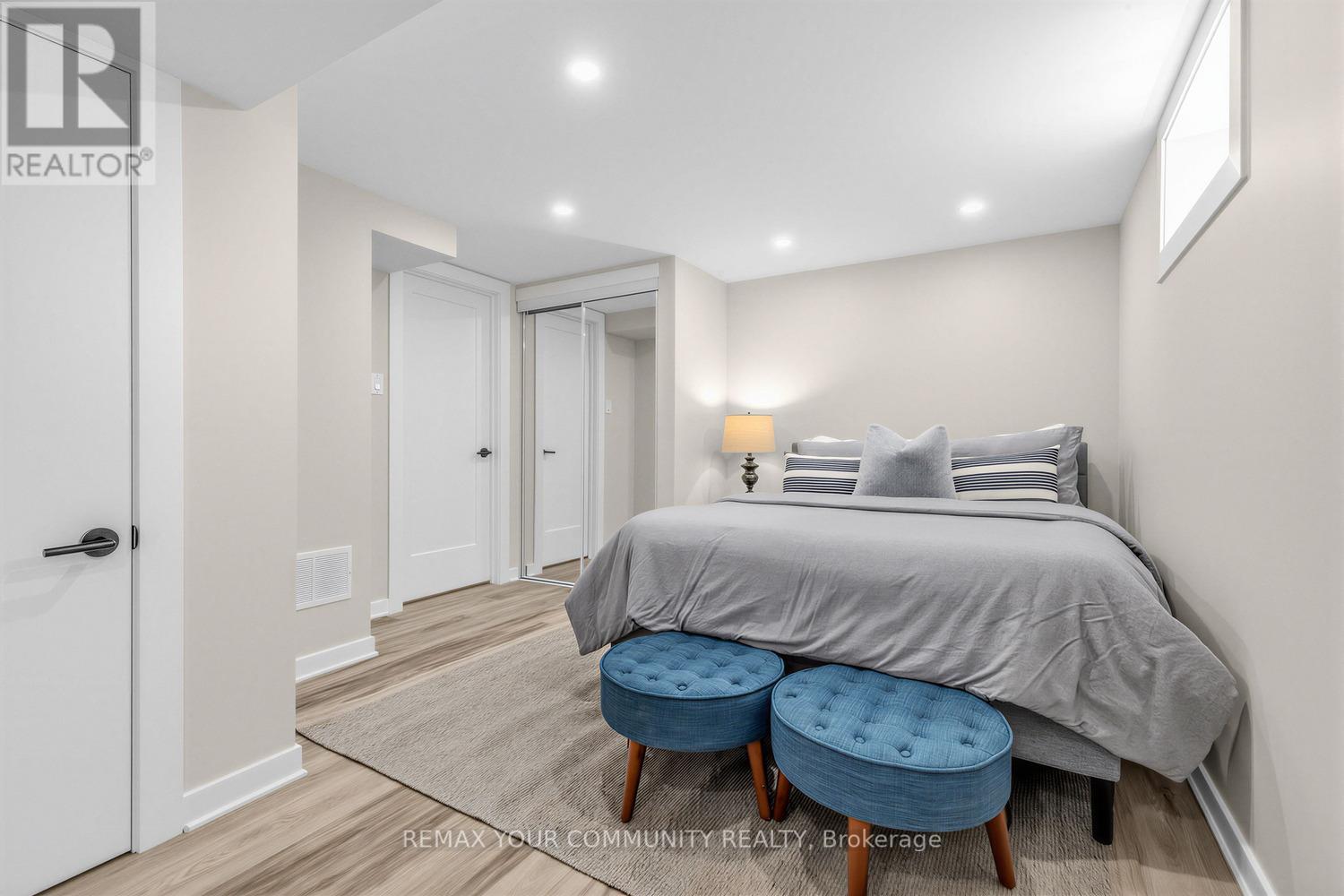 6 Newton Street, Barrie (Wellington), Ontario  L4M 3N3 - Photo 13 - S12923196