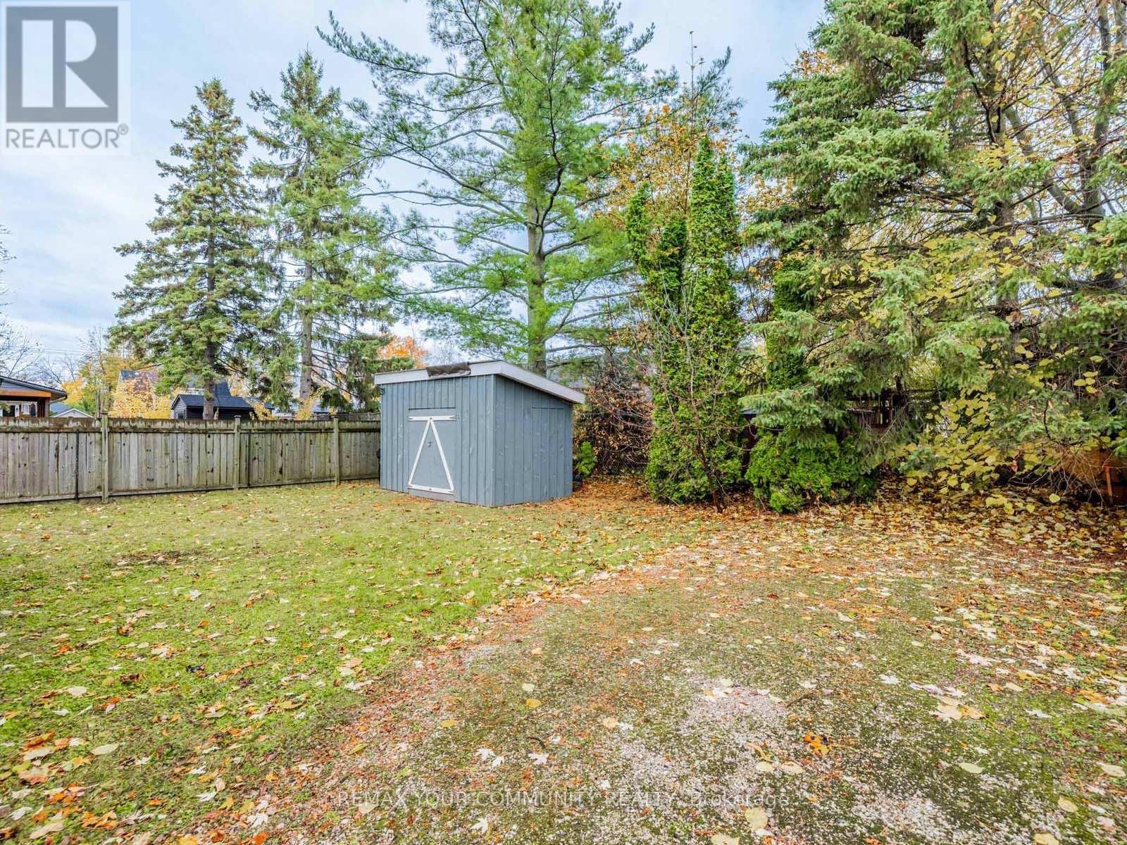 6 Newton Street, Barrie (Wellington), Ontario  L4M 3N3 - Photo 16 - S12923196