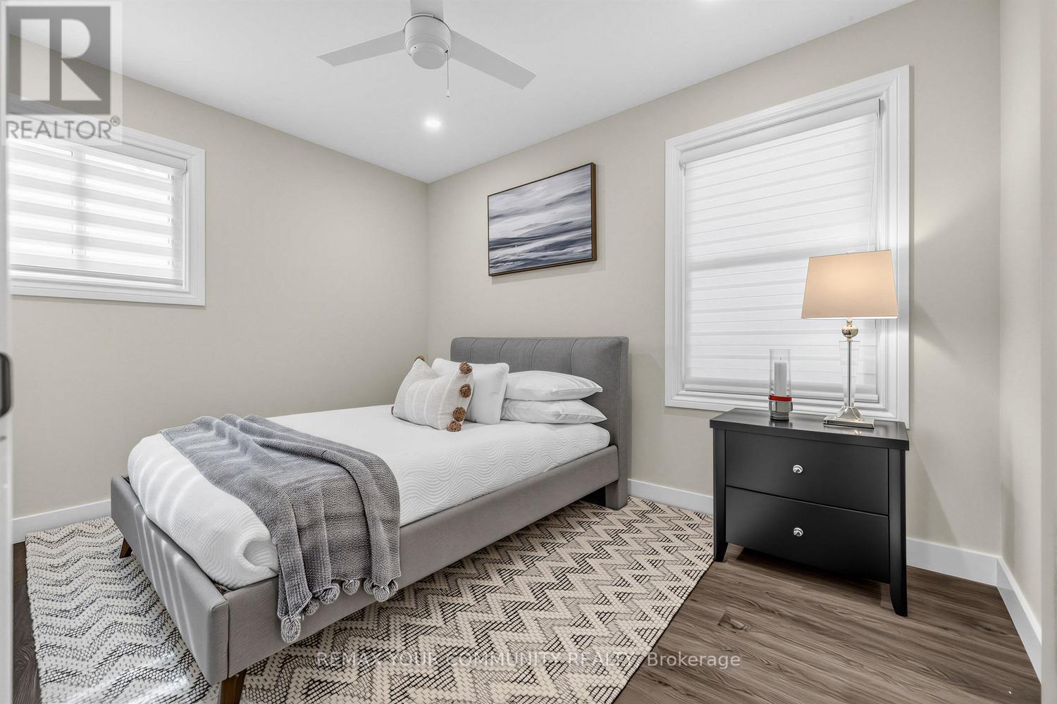 6 Newton Street, Barrie (Wellington), Ontario  L4M 3N3 - Photo 9 - S12923196