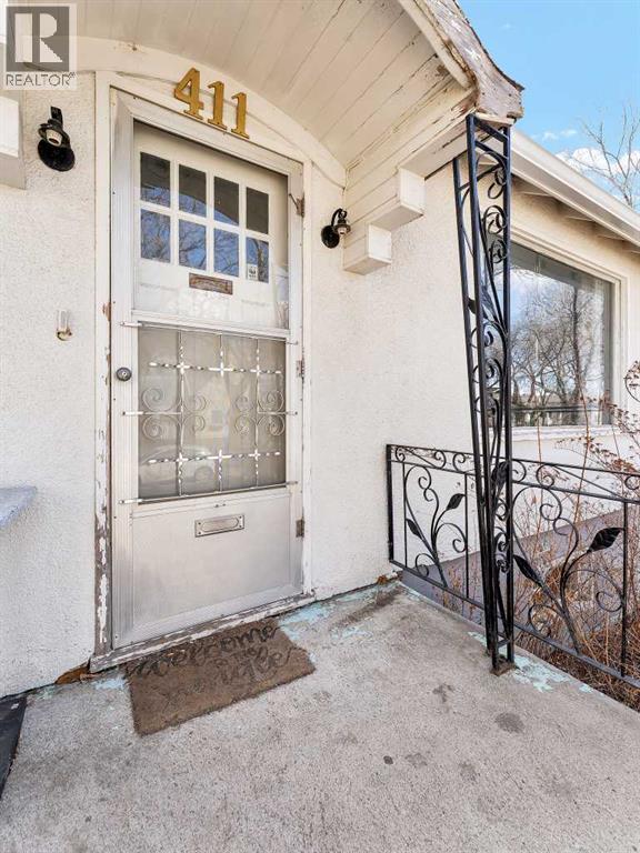 411 Belfast Street Se, Medicine Hat, Alberta  T1A 0S5 - Photo 2 - A2293590