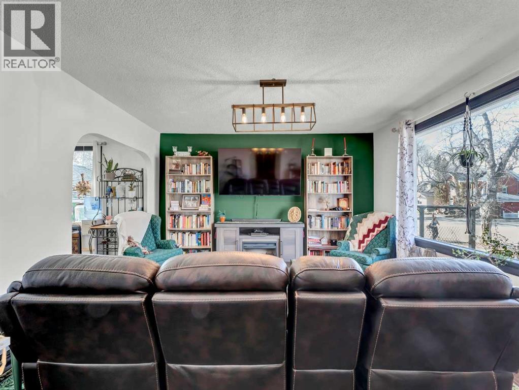 411 Belfast Street Se, Medicine Hat, Alberta  T1A 0S5 - Photo 5 - A2293590