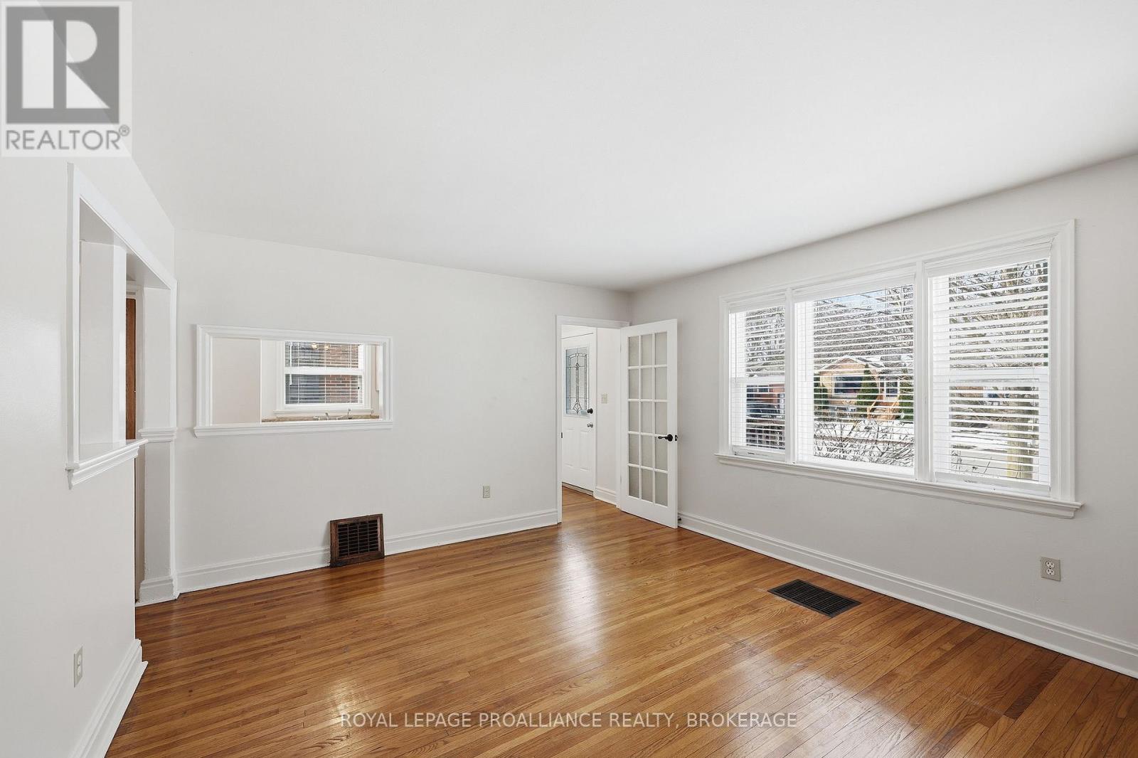 419 College Street, Kingston, Ontario  K7L 4M8 - Photo 6 - X12923286