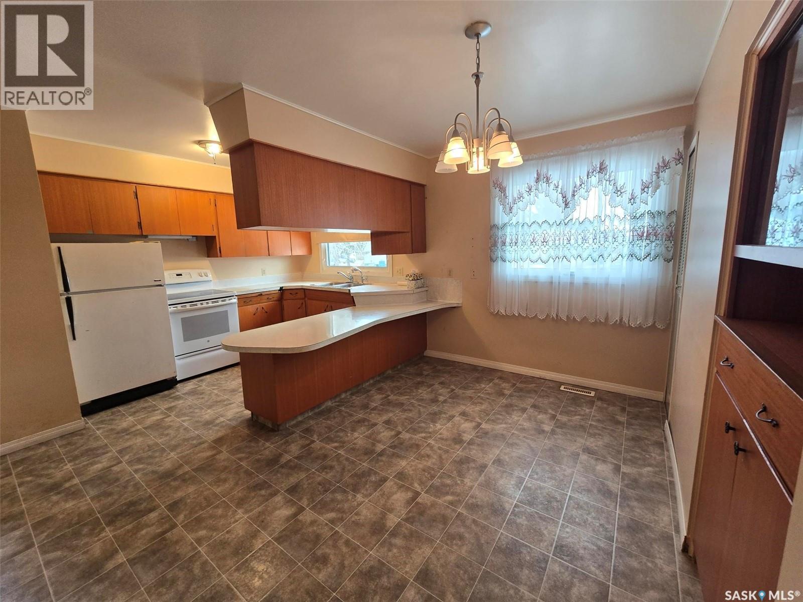 904 Francis Street, Grenfell, Saskatchewan  S0G 2B0 - Photo 11 - SK031311