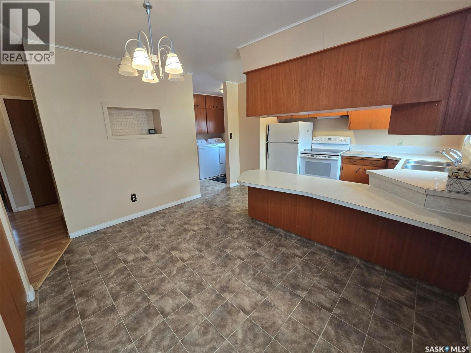 904 Francis Street, Grenfell, Saskatchewan  S0G 2B0 - Photo 13 - SK031311