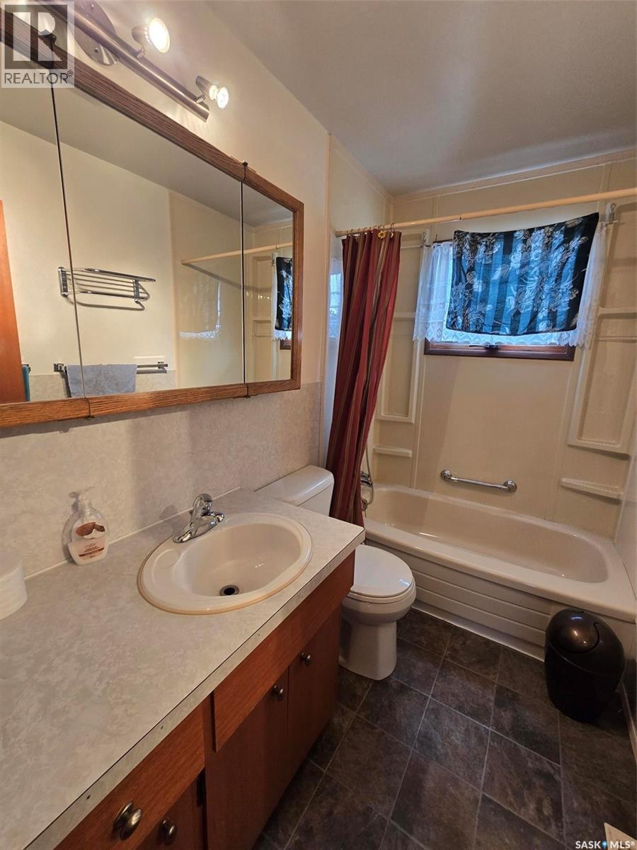 904 Francis Street, Grenfell, Saskatchewan  S0G 2B0 - Photo 16 - SK031311