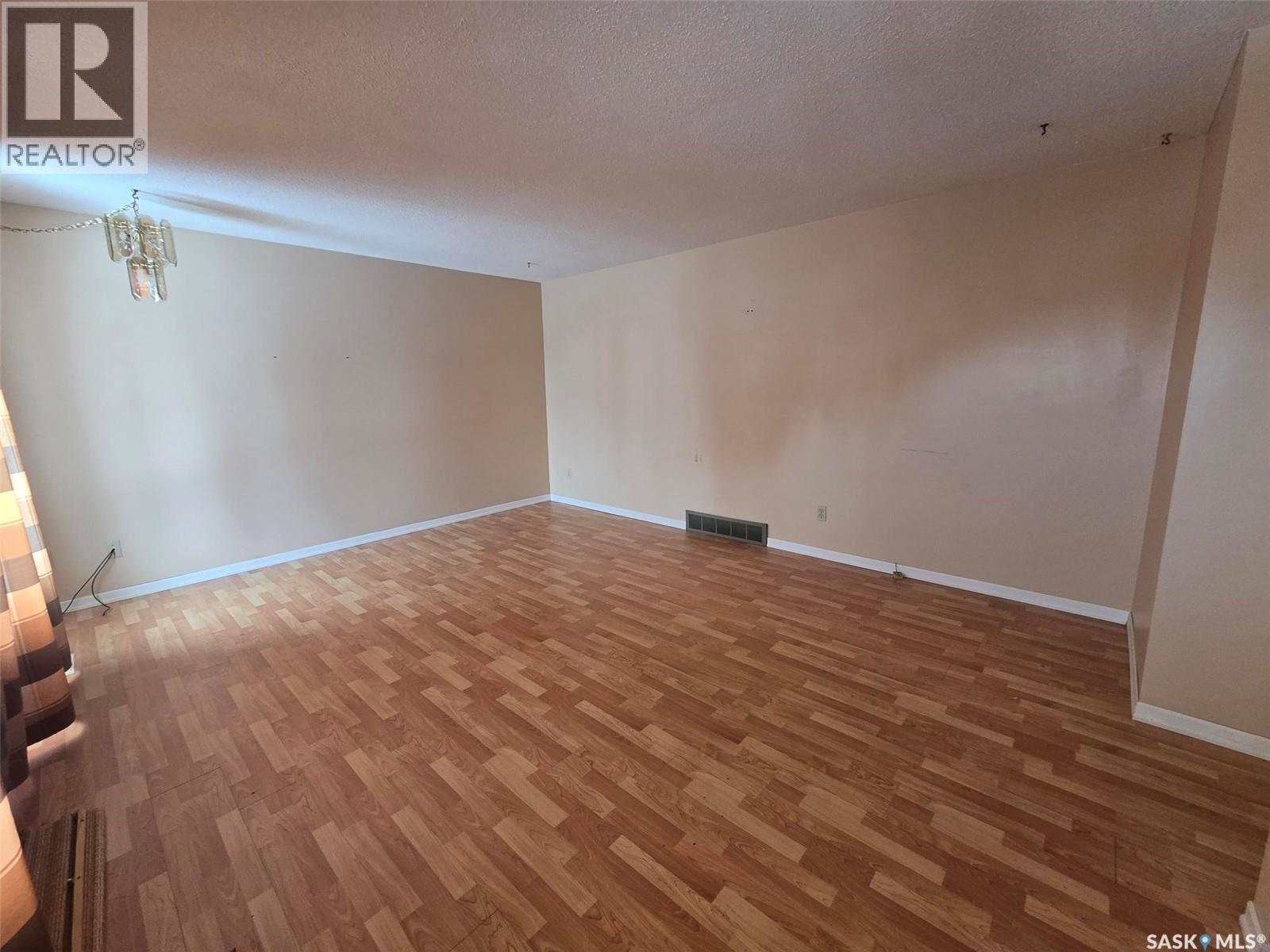 904 Francis Street, Grenfell, Saskatchewan  S0G 2B0 - Photo 20 - SK031311