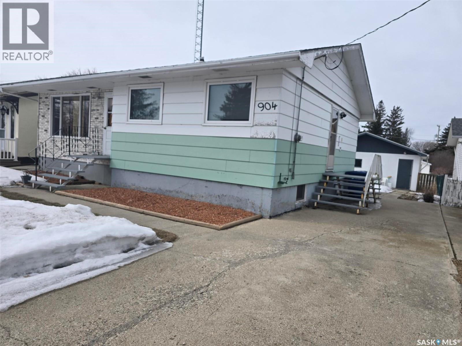 904 Francis Street, Grenfell, Saskatchewan  S0G 2B0 - Photo 3 - SK031311