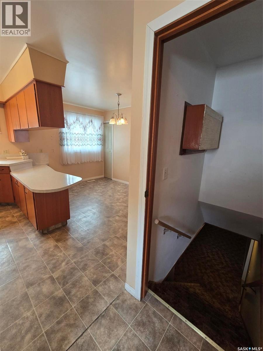 904 Francis Street, Grenfell, Saskatchewan  S0G 2B0 - Photo 8 - SK031311