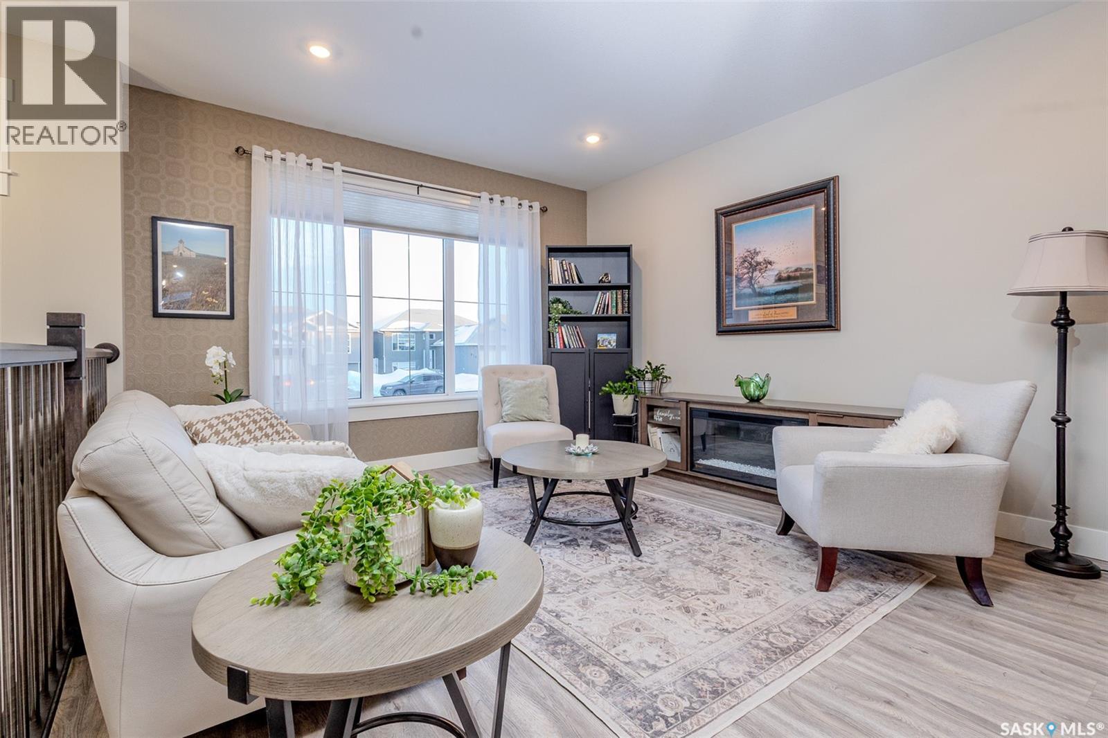 809 Weir Crescent, Warman, Saskatchewan  S0K 4S4 - Photo 5 - SK031233