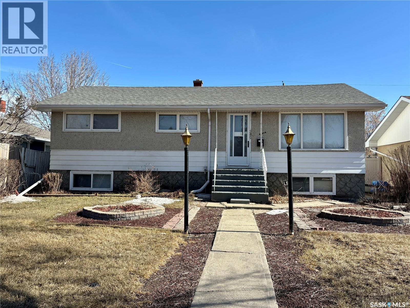 285 Cornwall Street N, Regina, Saskatchewan  S4R 3A3 - Photo 2 - SK031184
