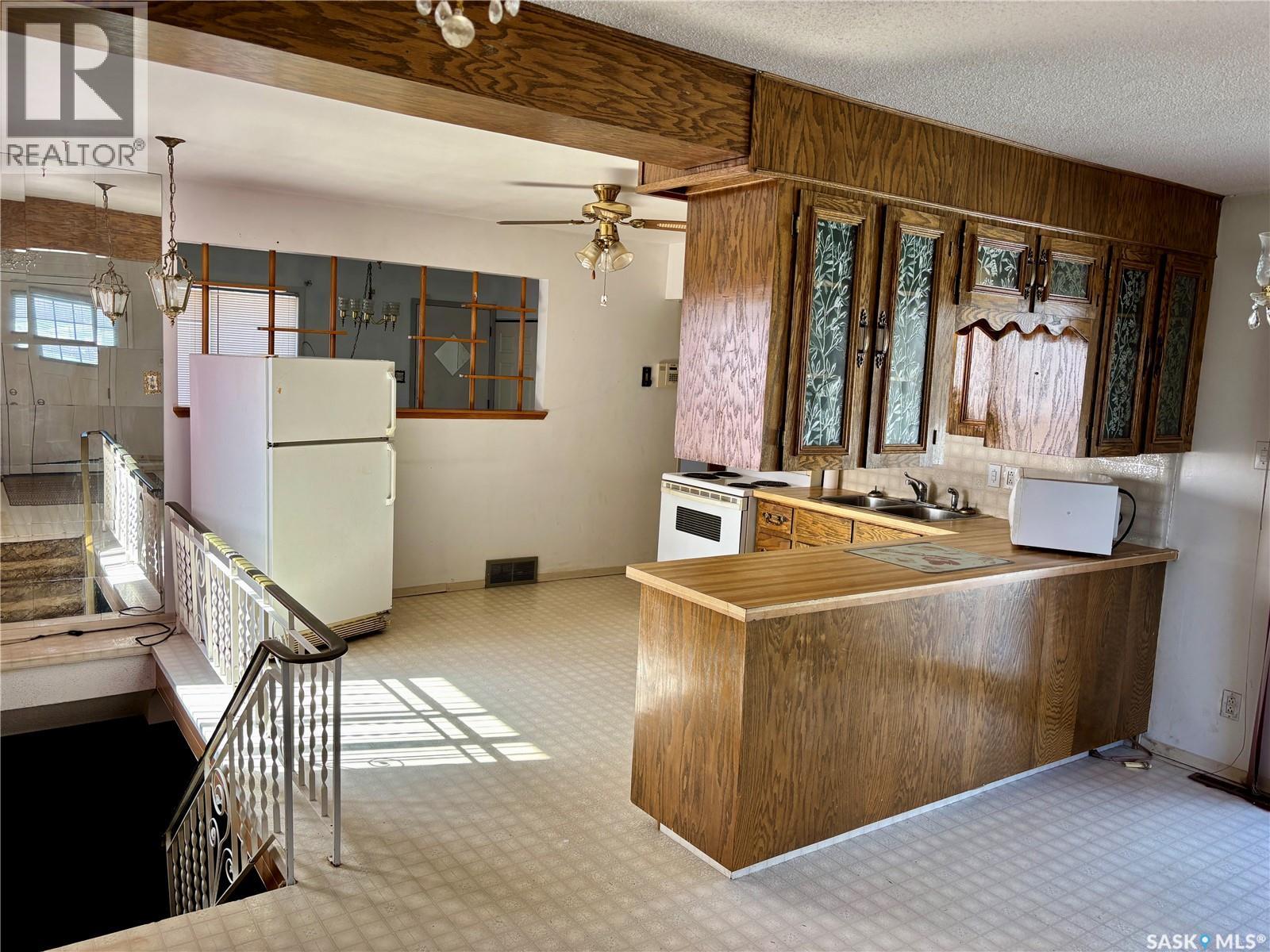 285 Cornwall Street N, Regina, Saskatchewan  S4R 3A3 - Photo 4 - SK031184