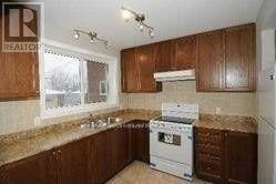 Main Floor - 15 Manitoba Street, Toronto, Ontario M8Y 1C8 - Photo 3 - W12922912