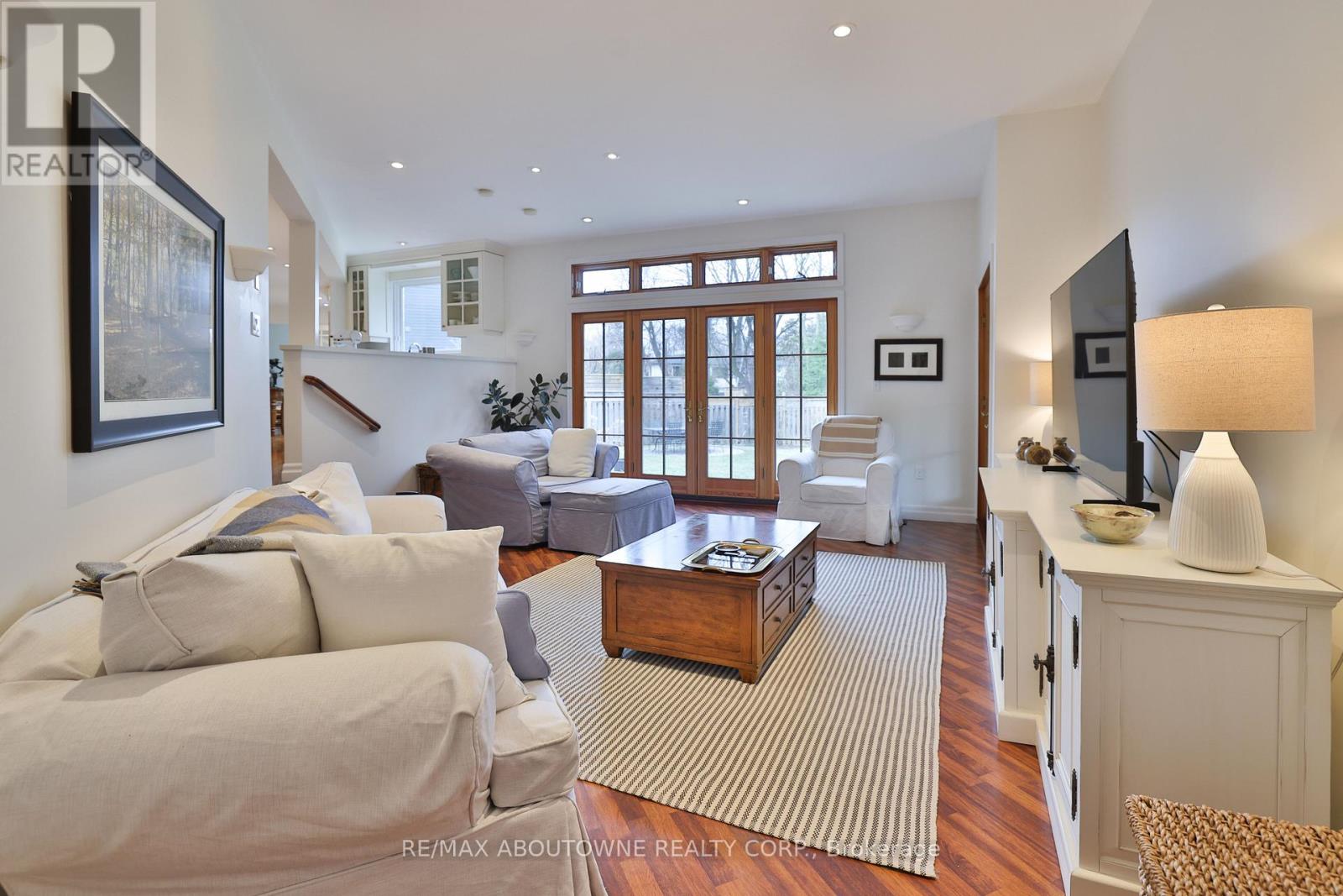 1268 Hillhurst Road, Oakville, Ontario  L6J 1X4 - Photo 18 - W12922924