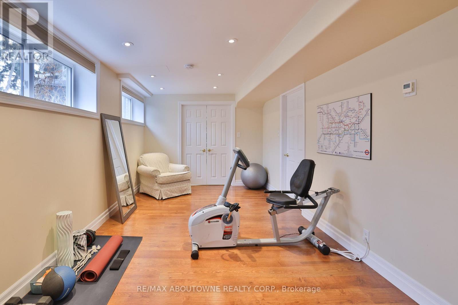 1268 Hillhurst Road, Oakville, Ontario  L6J 1X4 - Photo 36 - W12922924