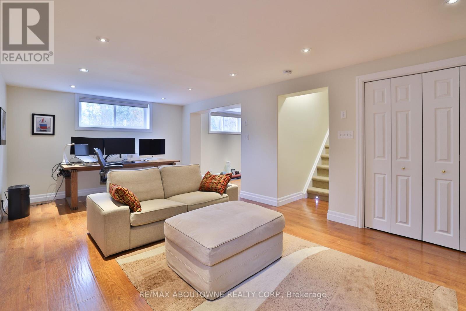 1268 Hillhurst Road, Oakville, Ontario  L6J 1X4 - Photo 37 - W12922924