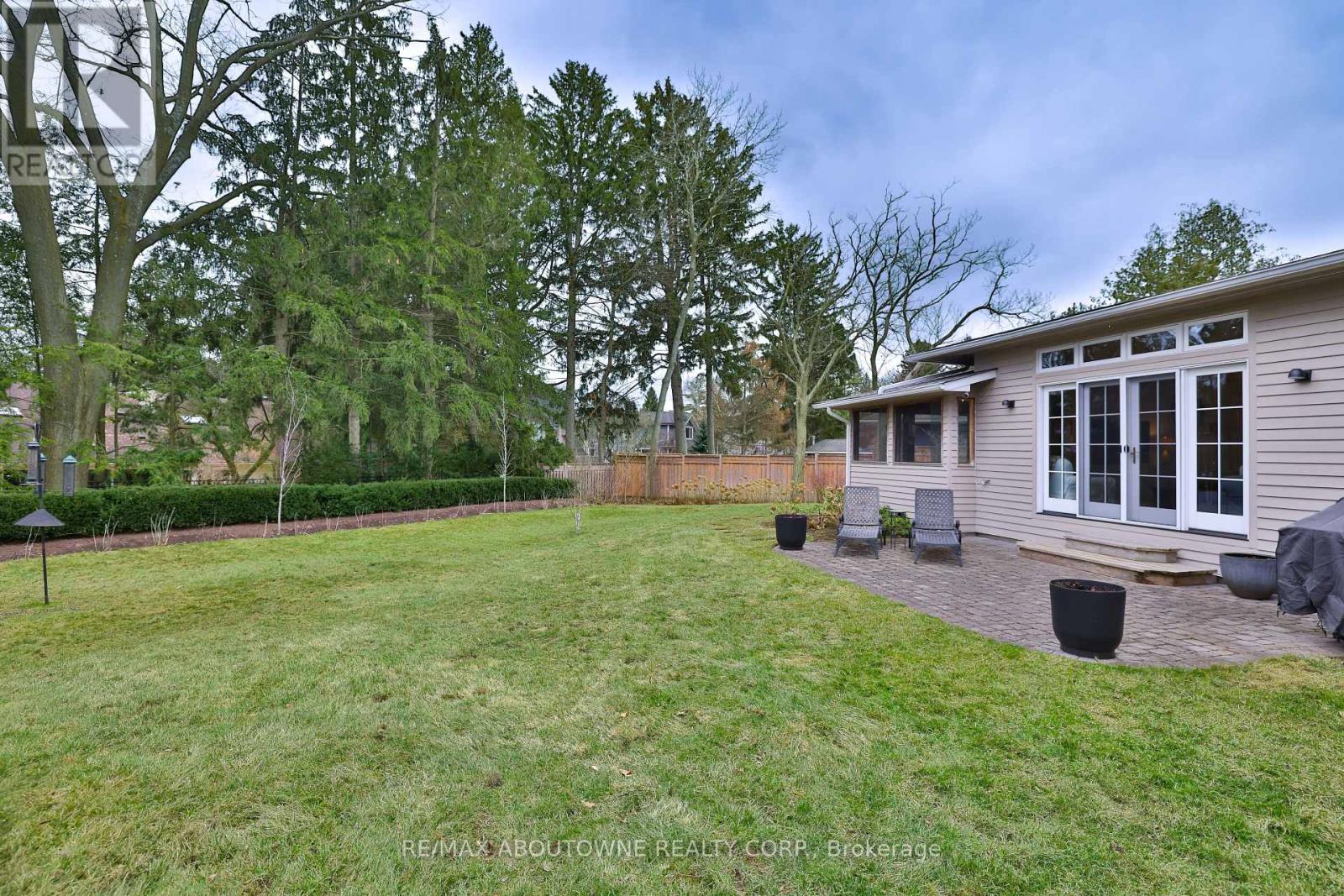 1268 Hillhurst Road, Oakville, Ontario  L6J 1X4 - Photo 43 - W12922924