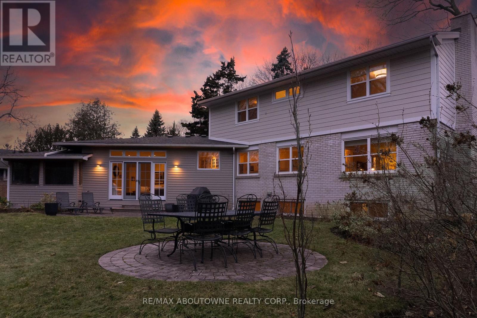 1268 Hillhurst Road, Oakville, Ontario  L6J 1X4 - Photo 45 - W12922924