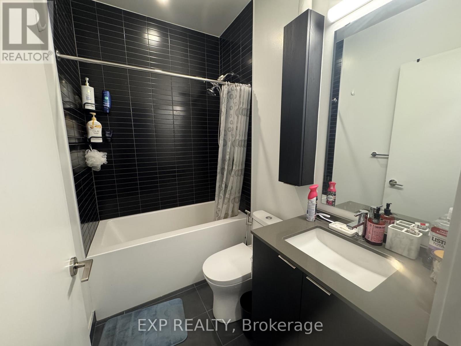 720 - 86 Dundas Street E, Mississauga, Ontario  L5A 1W4 - Photo 20 - W12922978