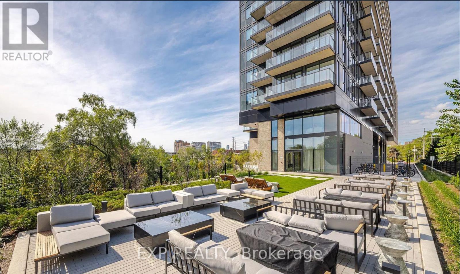 720 - 86 Dundas Street E, Mississauga, Ontario  L5A 1W4 - Photo 38 - W12922978