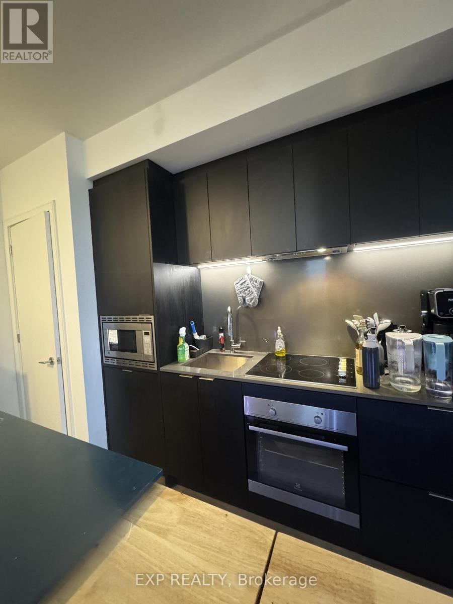 720 - 86 Dundas Street E, Mississauga, Ontario  L5A 1W4 - Photo 4 - W12922978