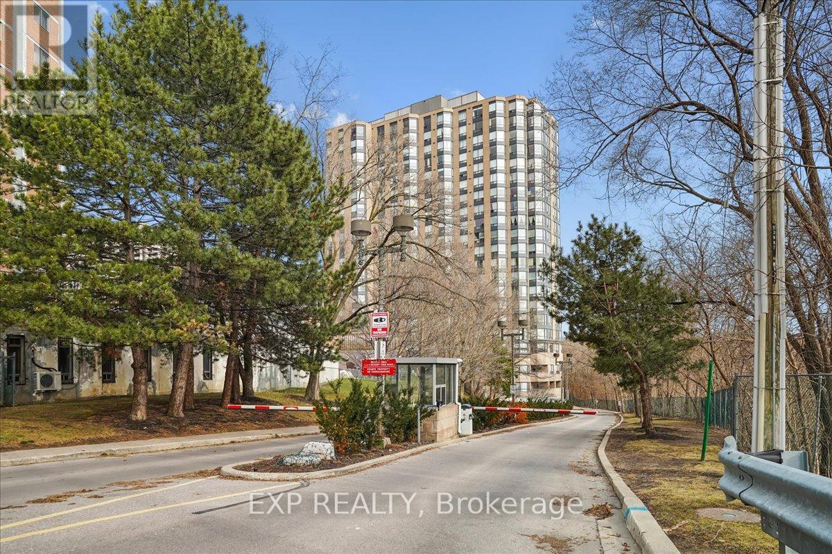 802 - 3 Hickory Tree Road, Toronto, Ontario  M9N 3W5 - Photo 2 - W12923032