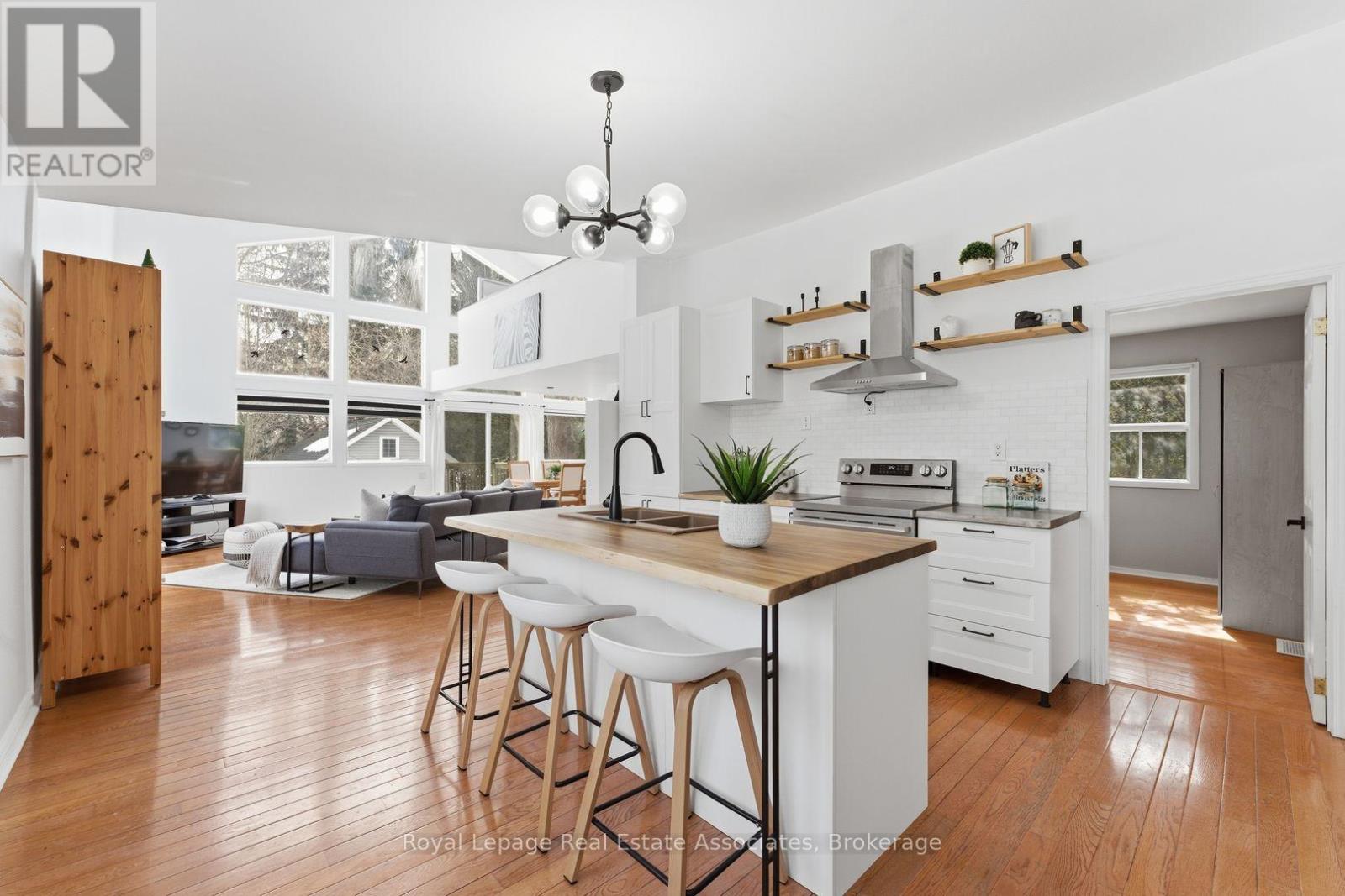 708 Montbeck Crescent, Mississauga, Ontario  L5G 1P3 - Photo 15 - W12923038