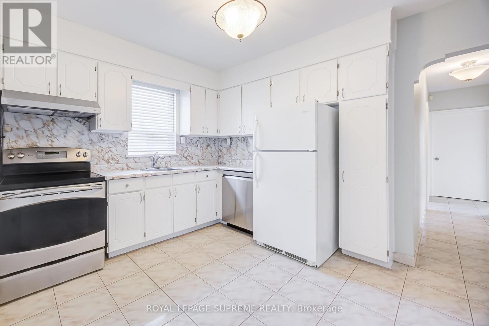 Main - 55 Keelegate Drive, Toronto, Ontario  M3K 1X9 - Photo 13 - W12923040