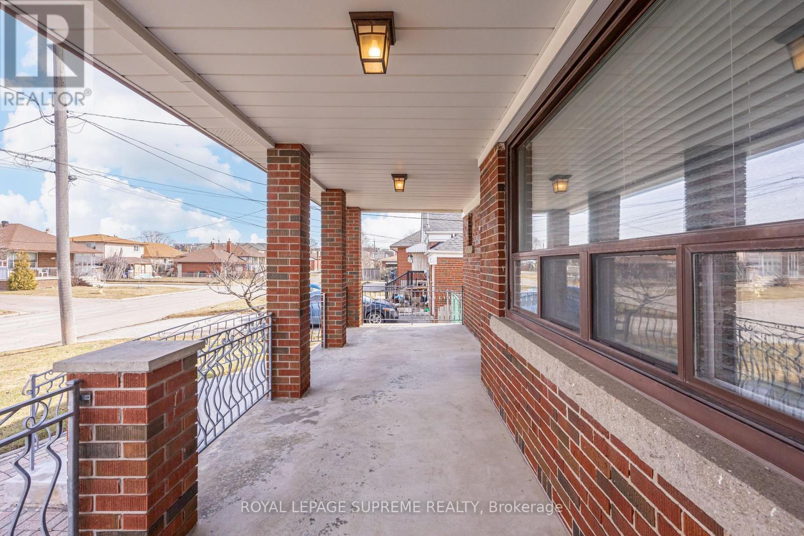 Main - 55 Keelegate Drive, Toronto, Ontario  M3K 1X9 - Photo 4 - W12923040