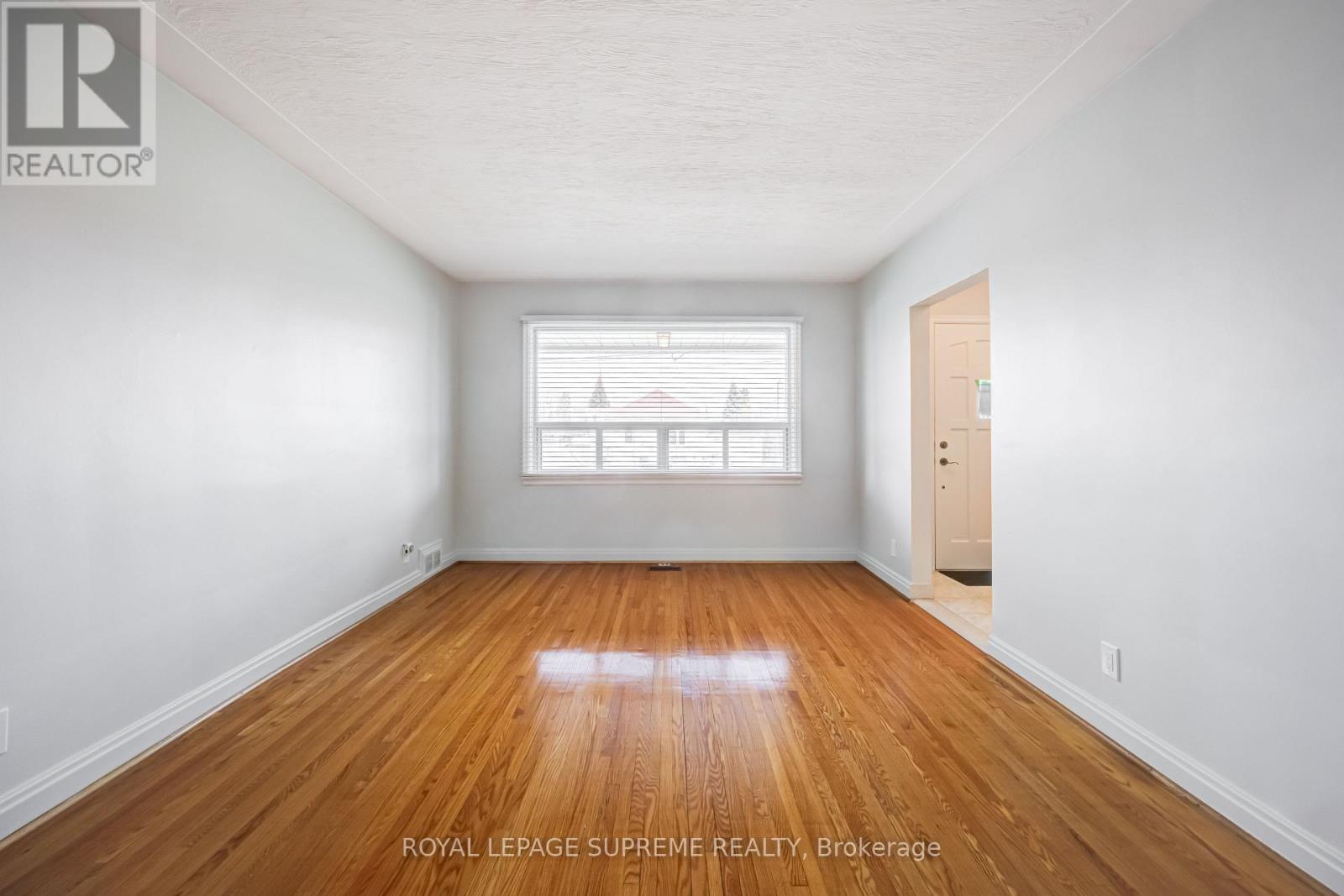 Main - 55 Keelegate Drive, Toronto, Ontario  M3K 1X9 - Photo 9 - W12923040