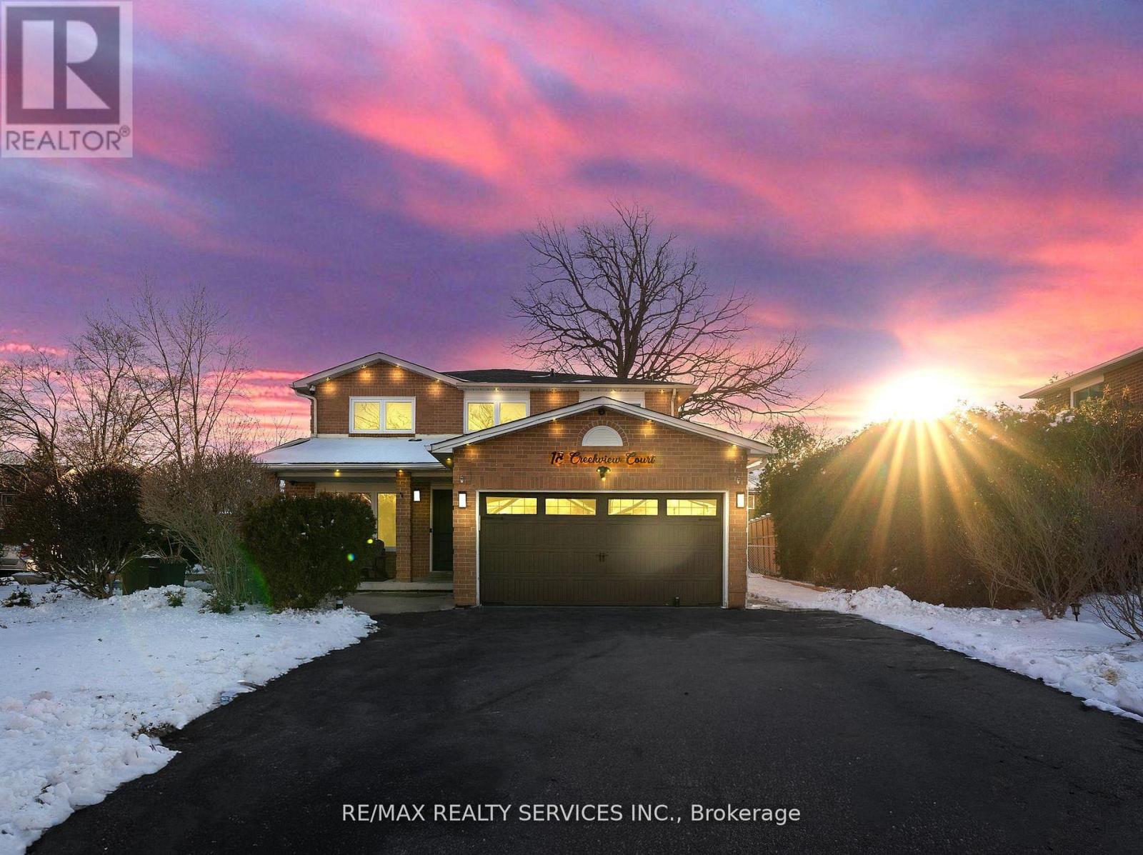 18 CREEKVIEW COURT, Brampton, Ontario