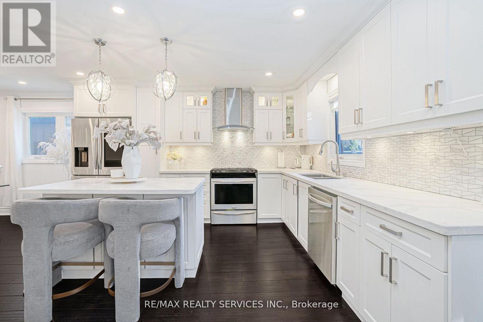 18 Creekview Court, Brampton, Ontario  L6Z 3Y2 - Photo 13 - W12923054