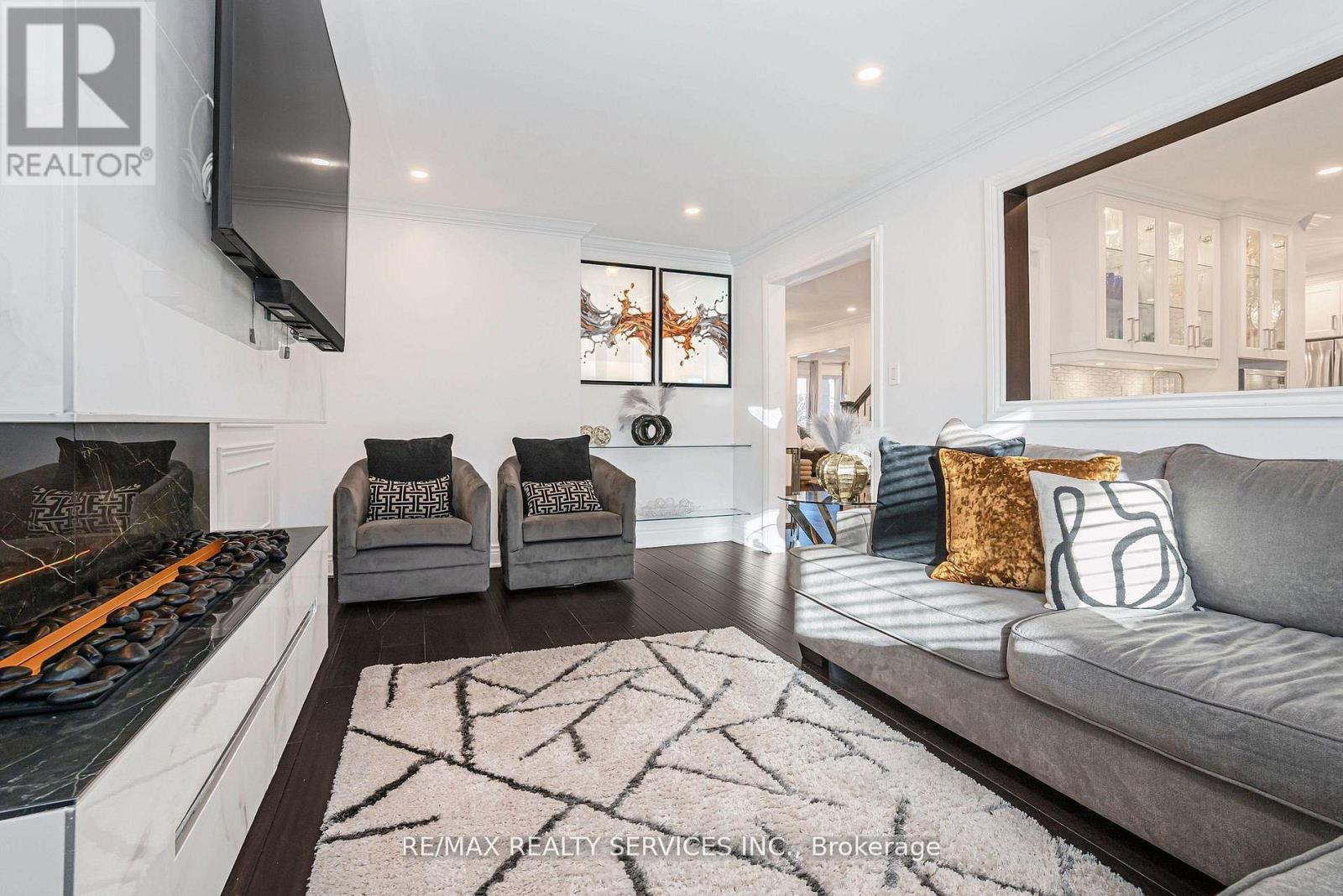 18 Creekview Court, Brampton, Ontario  L6Z 3Y2 - Photo 15 - W12923054