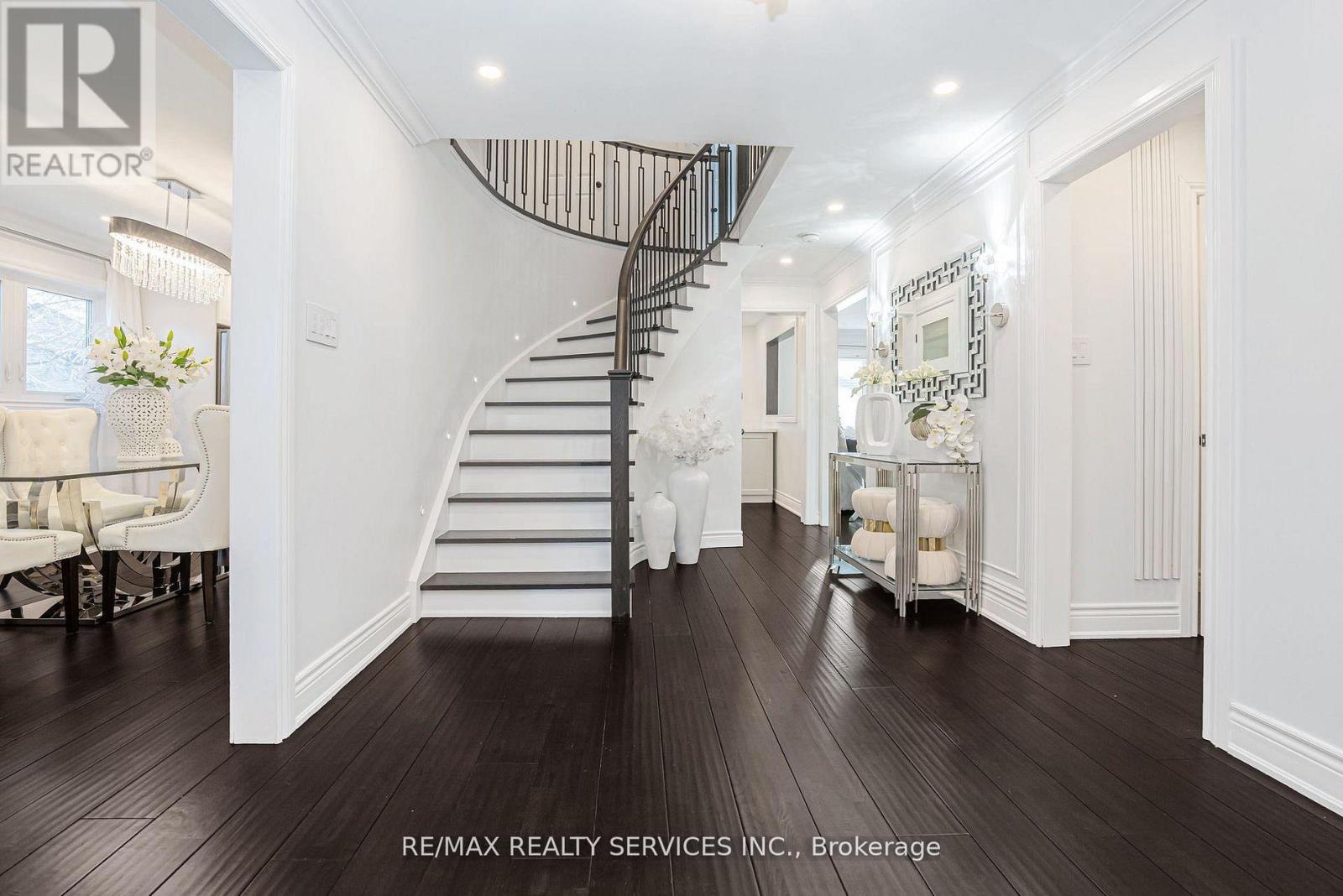 18 Creekview Court, Brampton, Ontario  L6Z 3Y2 - Photo 18 - W12923054