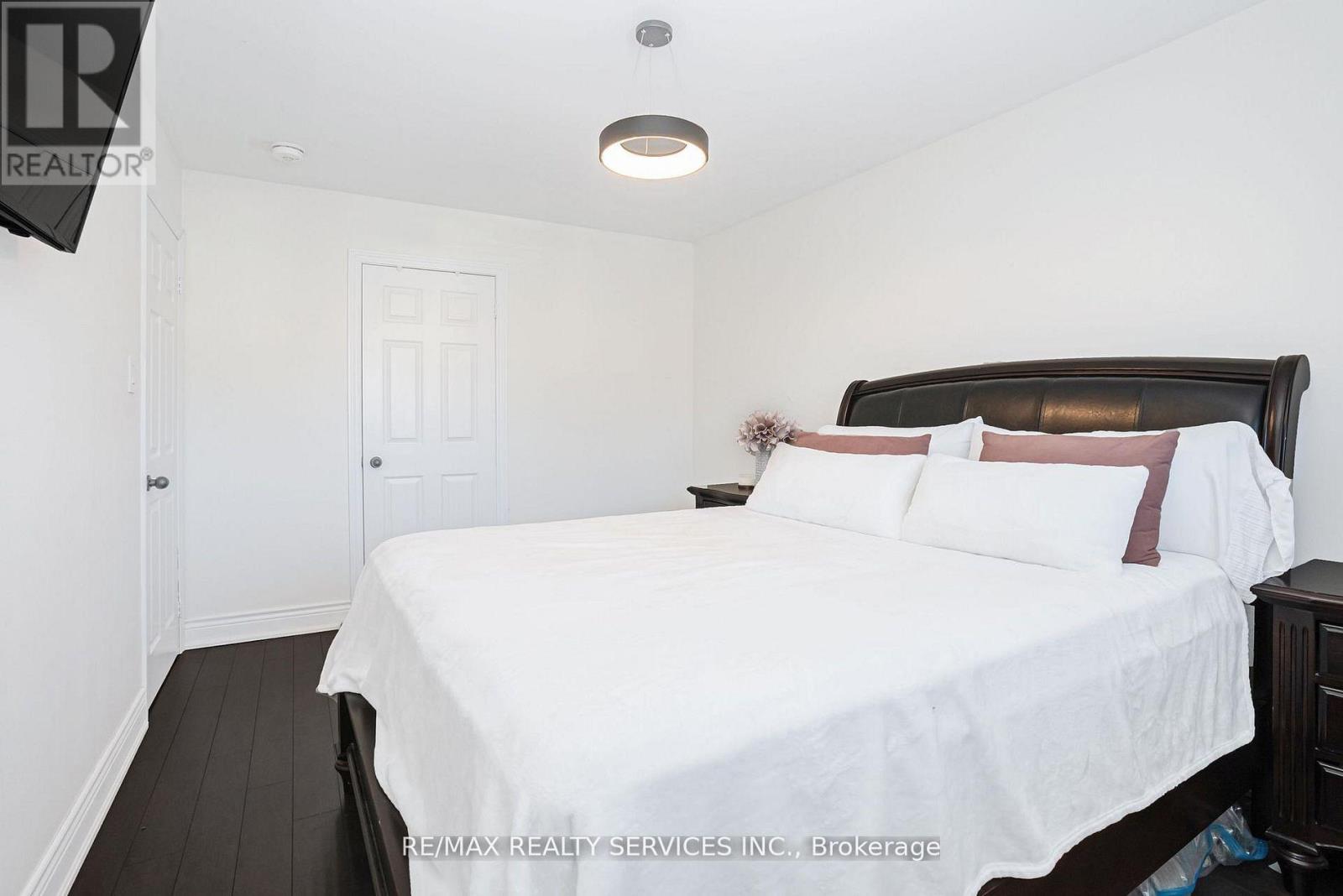 18 Creekview Court, Brampton, Ontario  L6Z 3Y2 - Photo 25 - W12923054