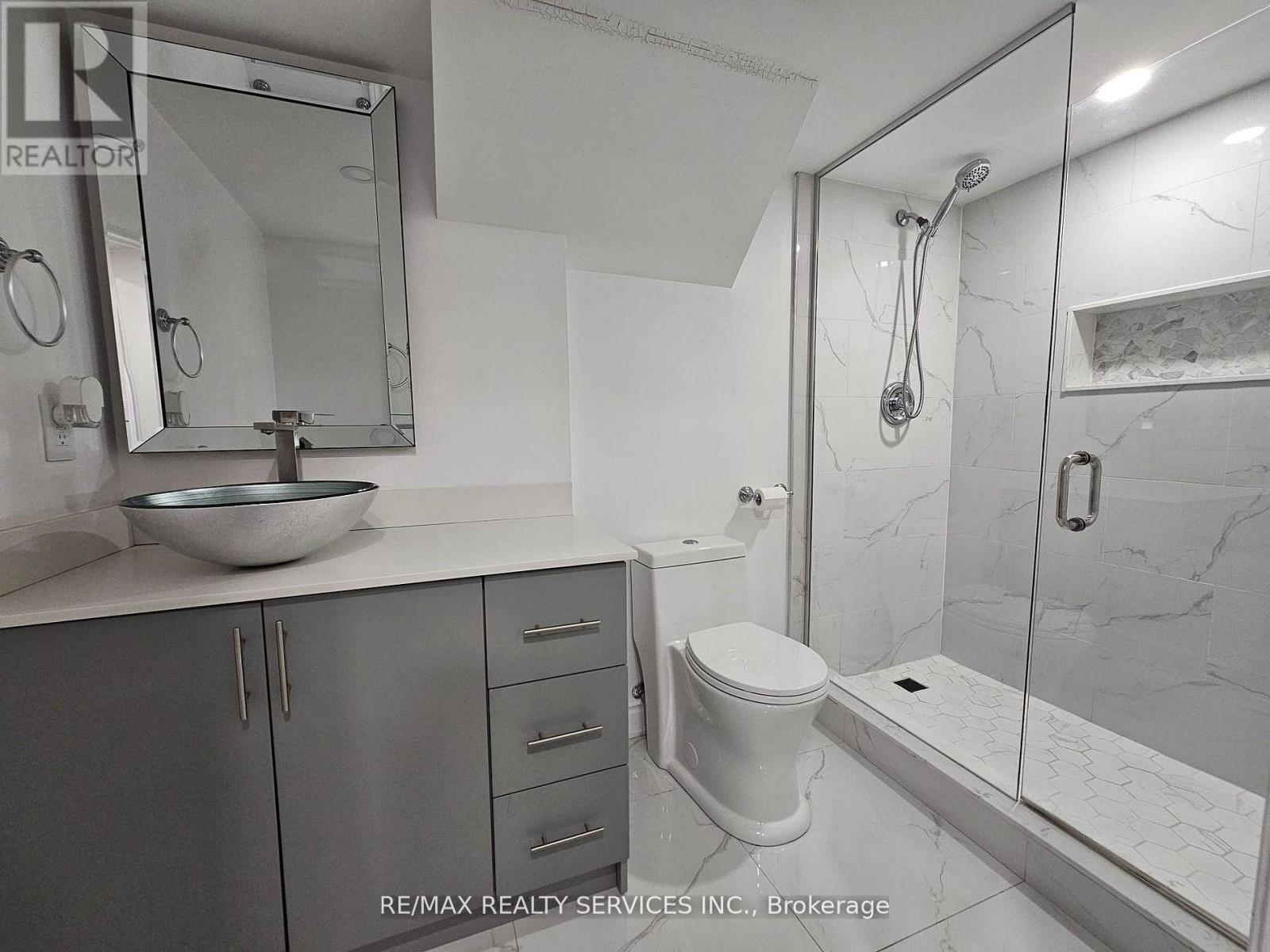 18 Creekview Court, Brampton, Ontario  L6Z 3Y2 - Photo 43 - W12923054