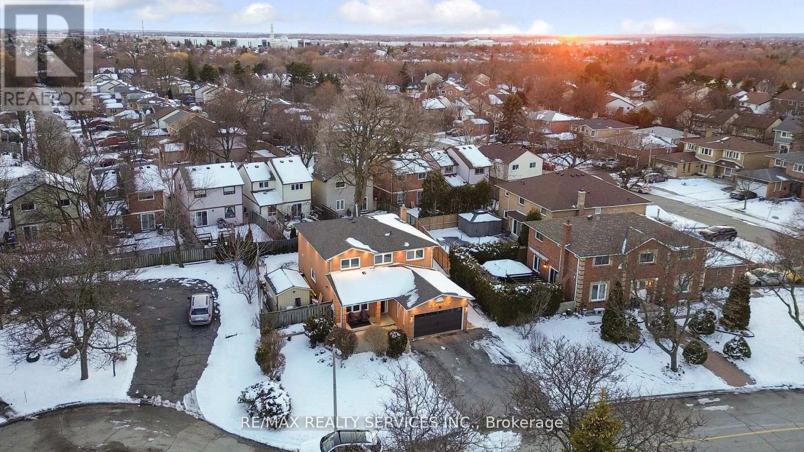 18 Creekview Court, Brampton, Ontario  L6Z 3Y2 - Photo 49 - W12923054