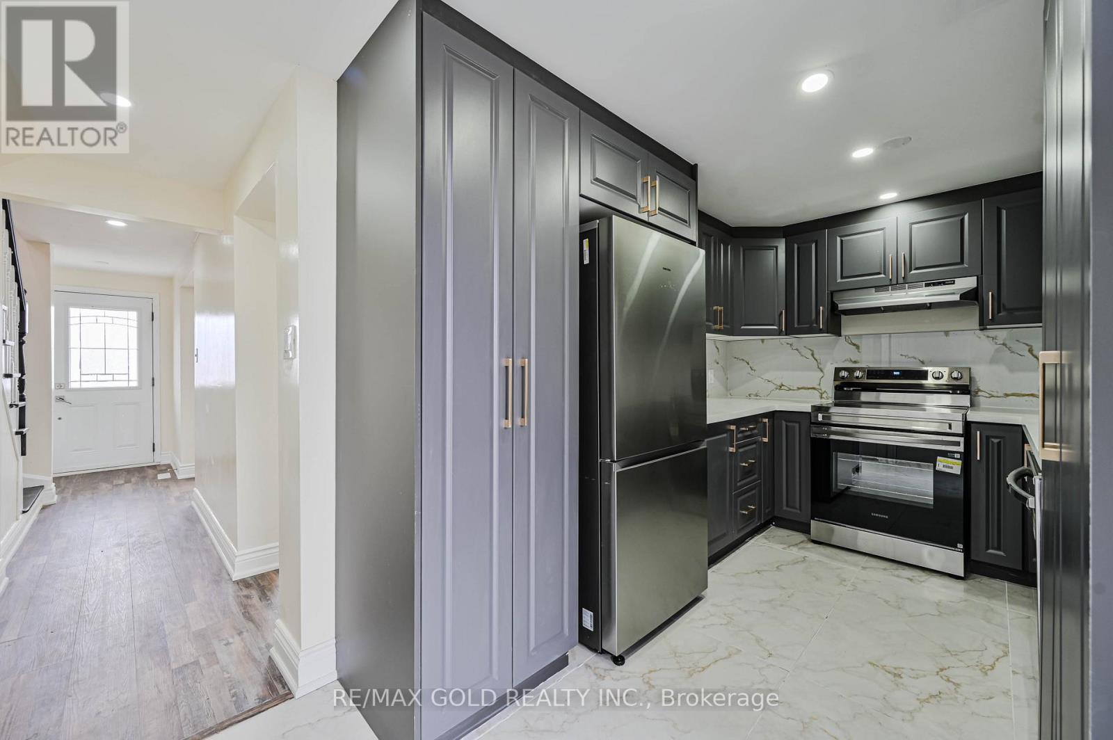 7755 Priory Crescent, Mississauga, Ontario  L4T 3H6 - Photo 10 - W12923142