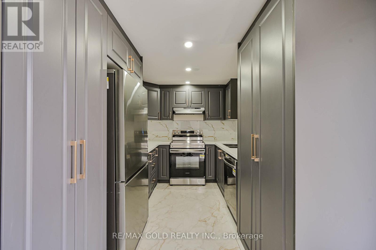 7755 Priory Crescent, Mississauga, Ontario  L4T 3H6 - Photo 11 - W12923142