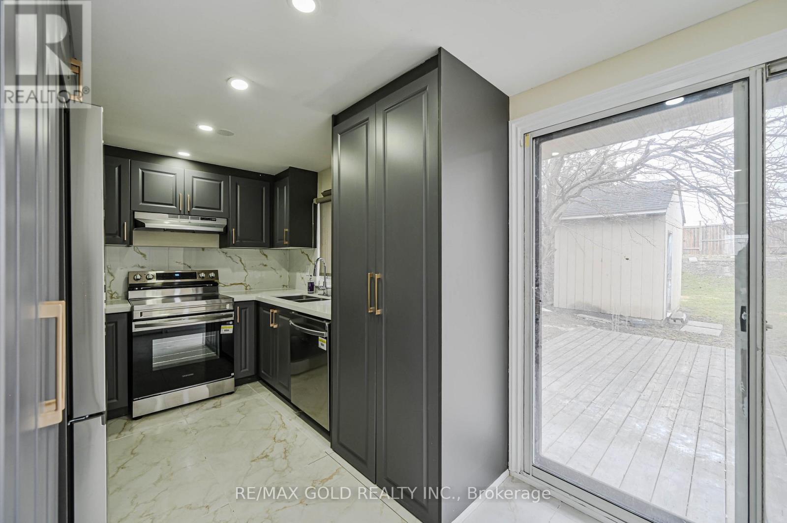 7755 Priory Crescent, Mississauga, Ontario  L4T 3H6 - Photo 12 - W12923142