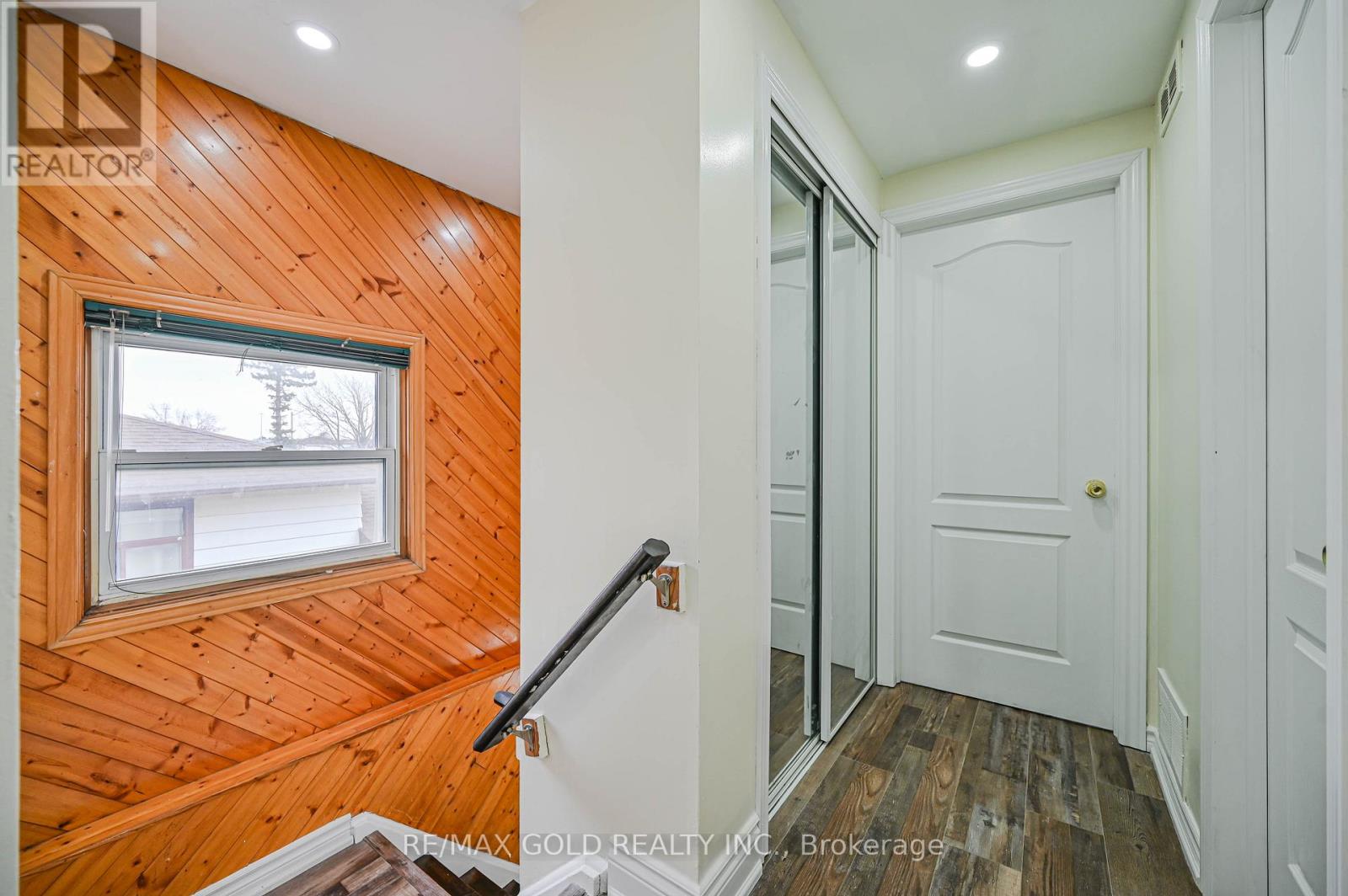 7755 Priory Crescent, Mississauga, Ontario  L4T 3H6 - Photo 16 - W12923142